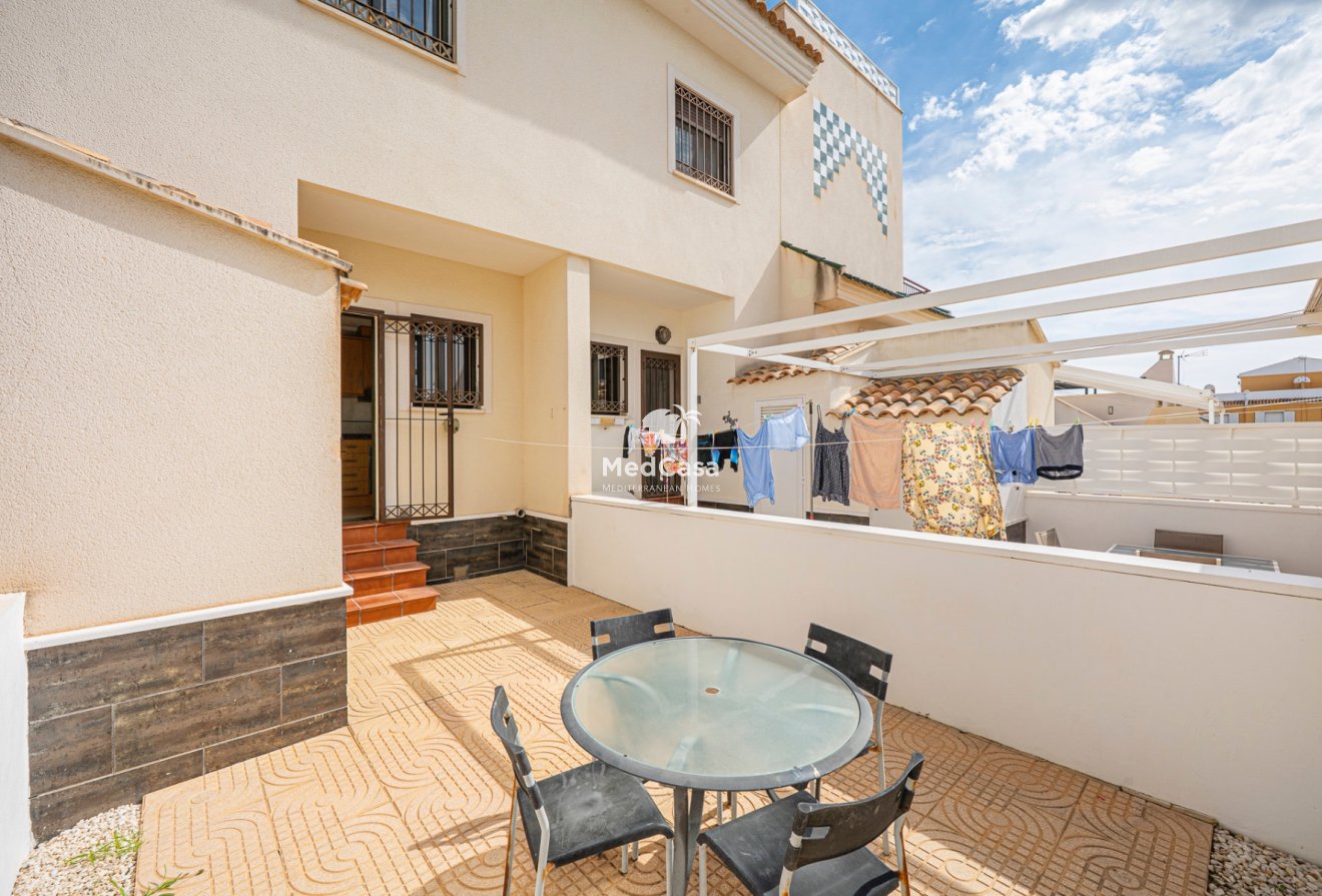 Resale - Townhouse -
Ciudad Quesada - Lo Marabú