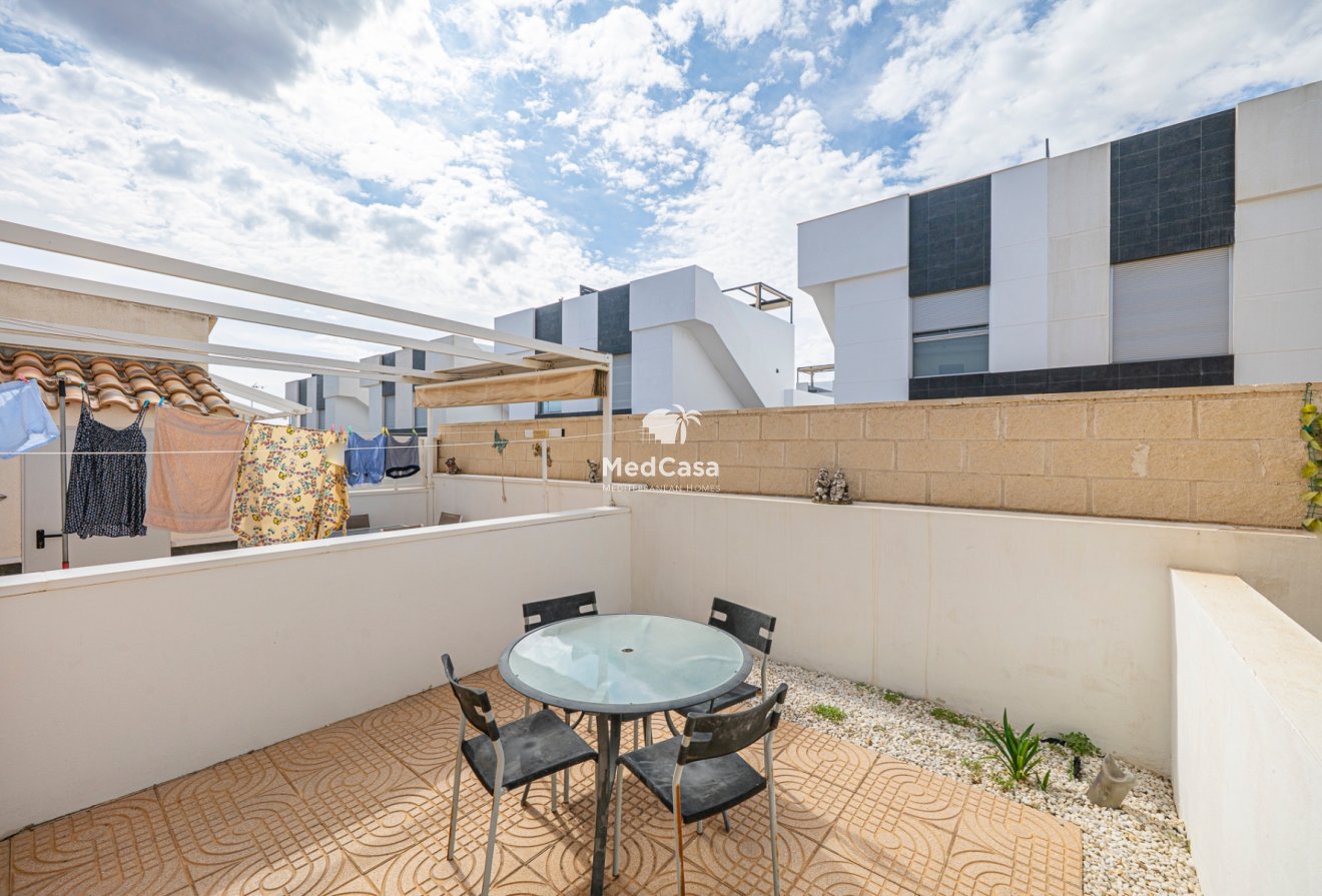 Resale - Townhouse -
Ciudad Quesada - Lo Marabú