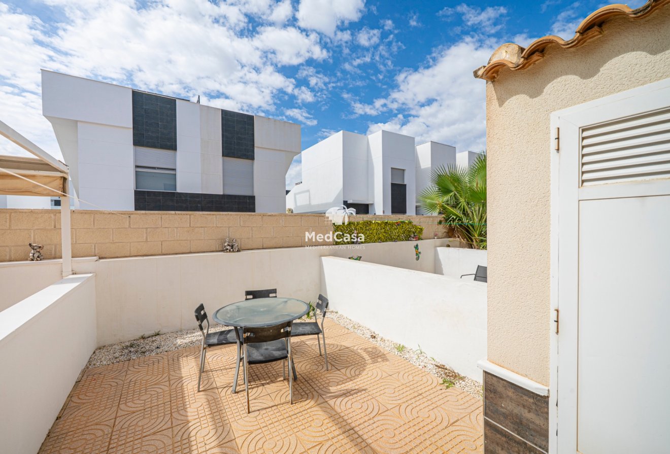 Resale - Townhouse -
Ciudad Quesada - Lo Marabú