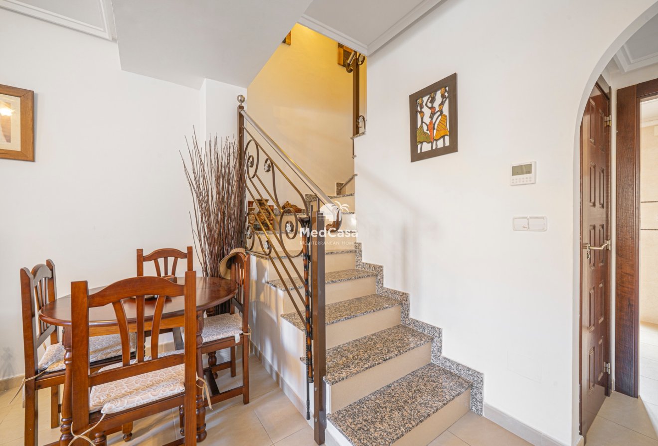 Resale - Townhouse -
Ciudad Quesada - Lo Marabú