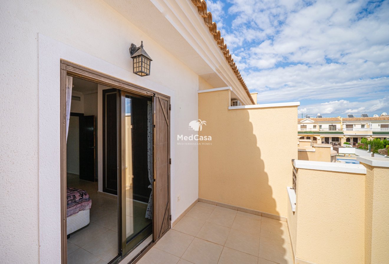 Resale - Townhouse -
Ciudad Quesada - Lo Marabú