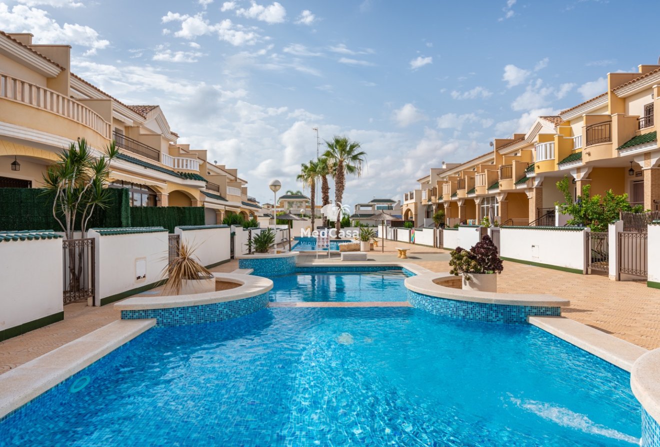 Resale - Townhouse -
Ciudad Quesada - Lo Marabú