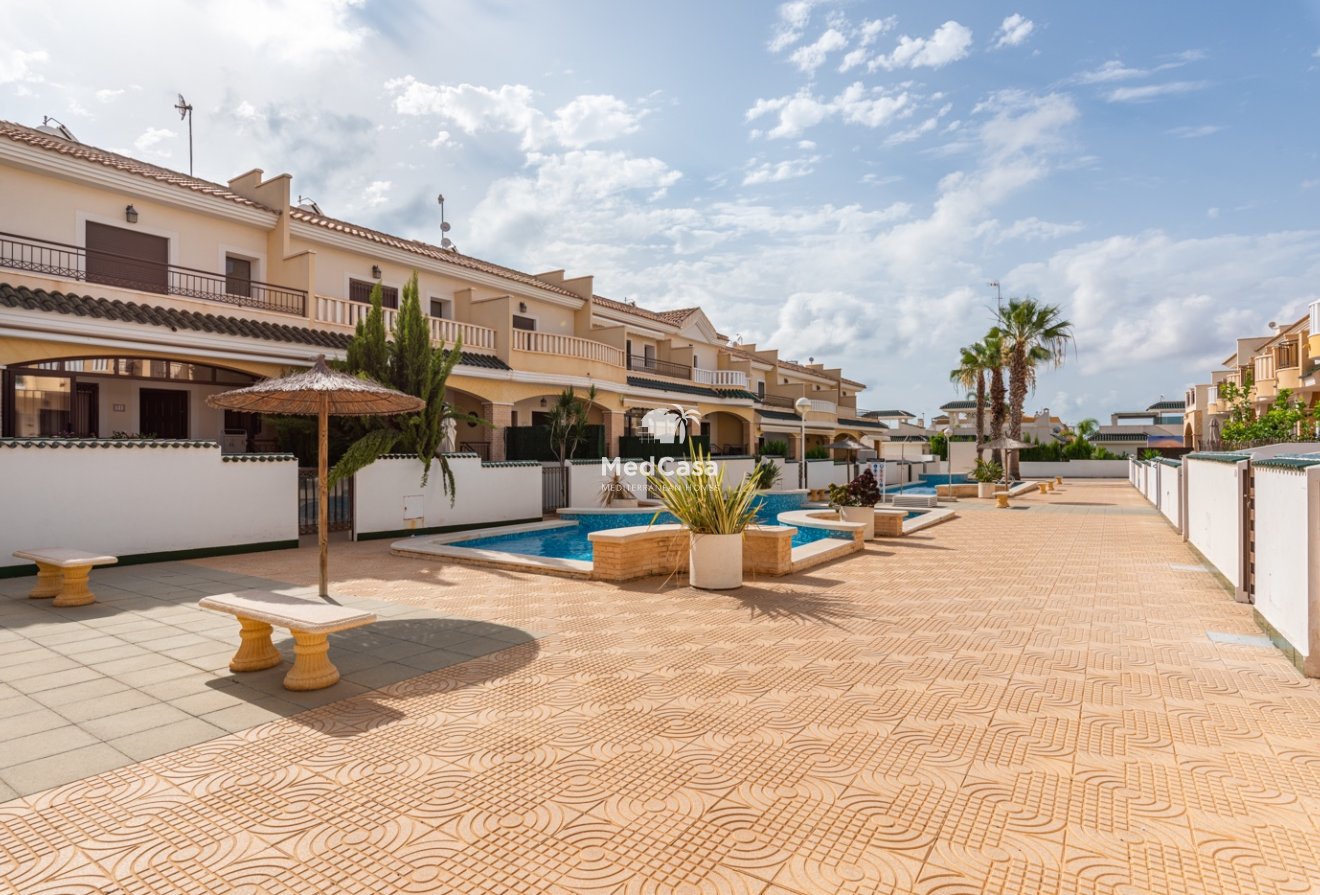Resale - Townhouse -
Ciudad Quesada - Lo Marabú