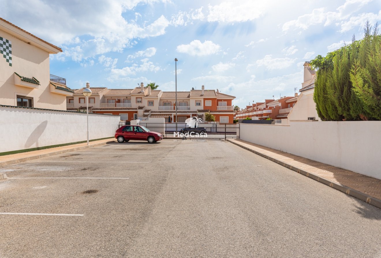 Resale - Townhouse -
Ciudad Quesada - Lo Marabú