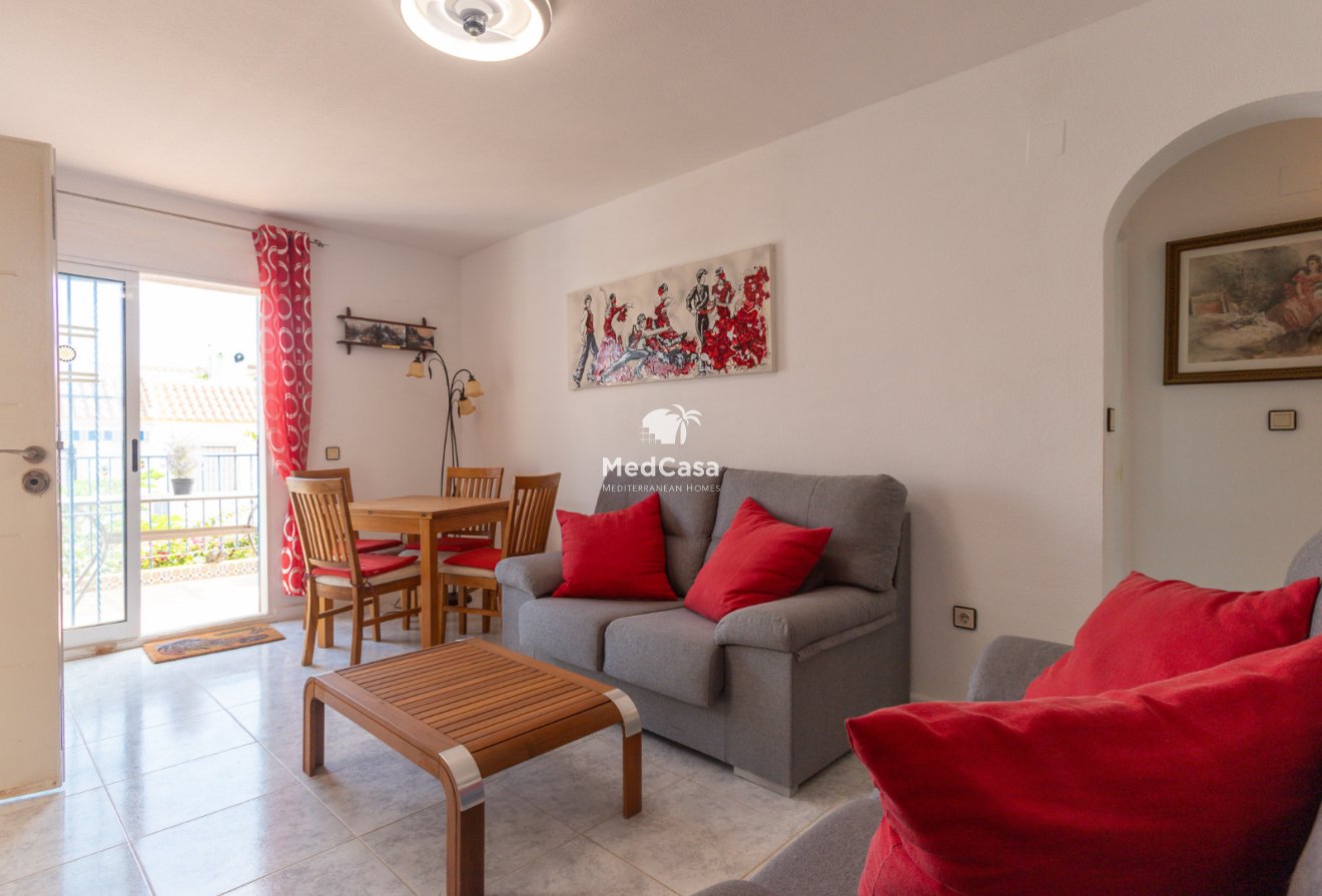 Resale - Apartment -
Orihuela Costa - Los Almendros-La Florida