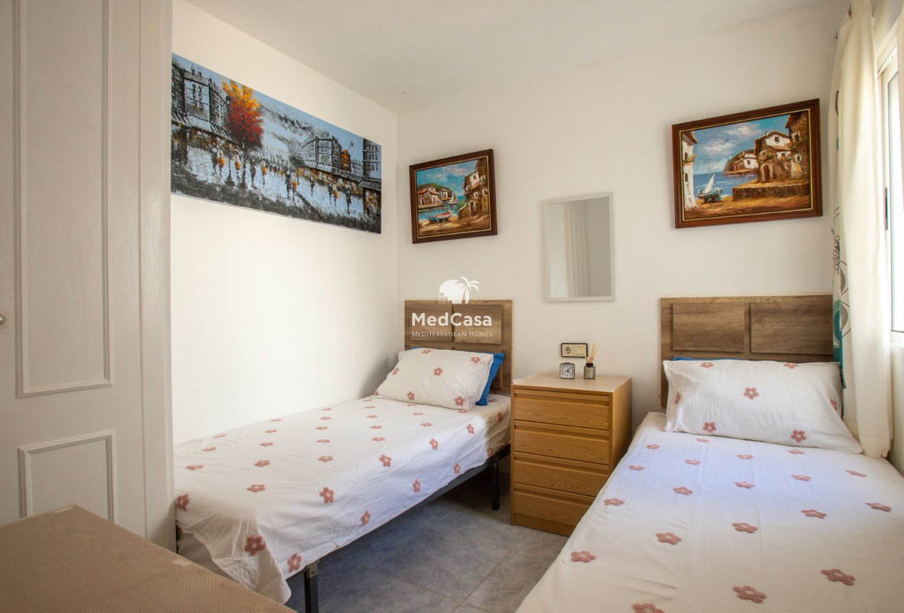 Resale - Apartment -
Orihuela Costa - Los Almendros-La Florida