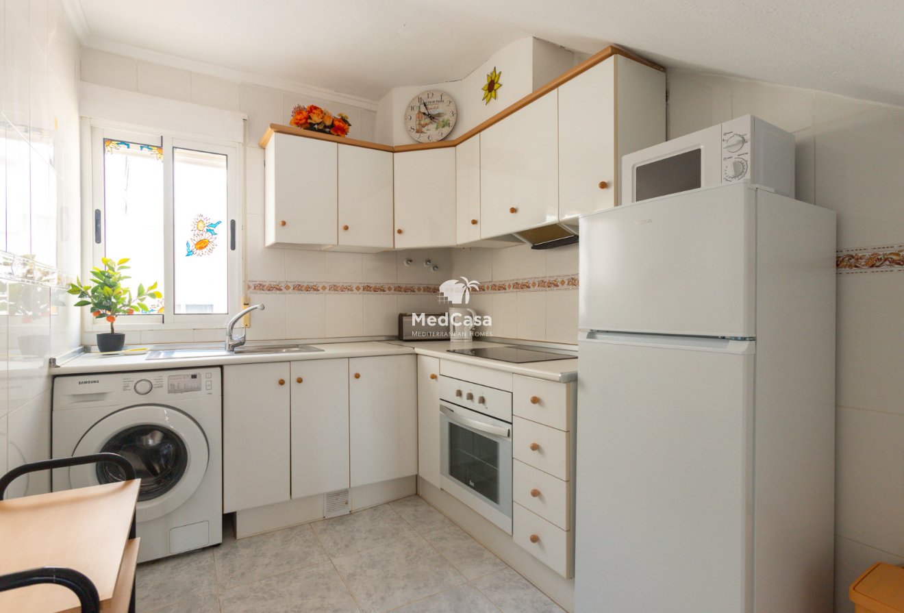 Resale - Apartment -
Orihuela Costa - Los Almendros-La Florida