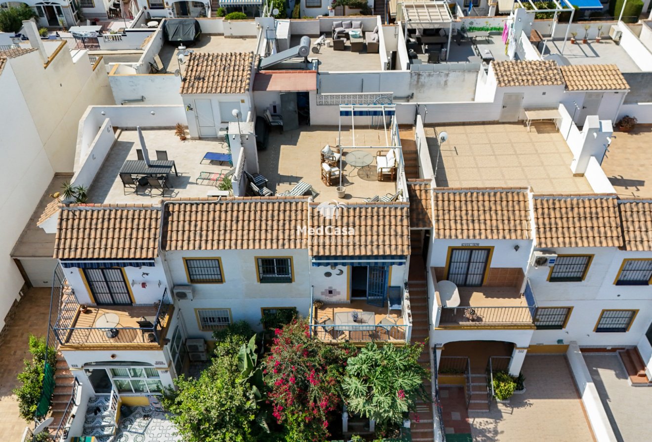 Resale - Apartment -
Orihuela Costa - Los Almendros-La Florida