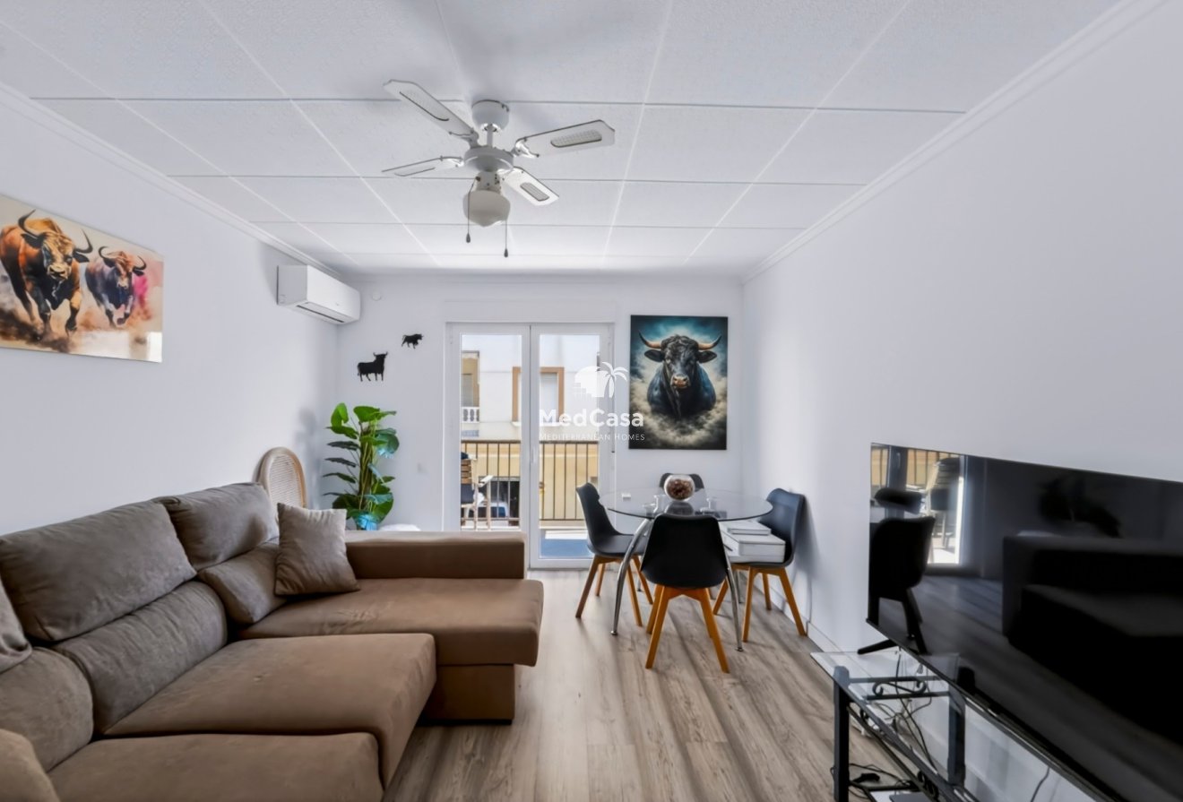 Resale - Apartment -
Guardamar del Segura - Center
