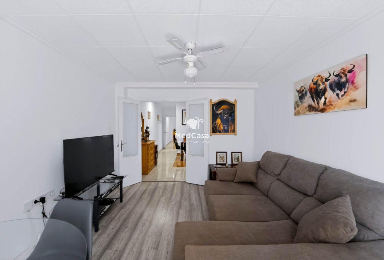 Resale - Apartment -
Guardamar del Segura - Center