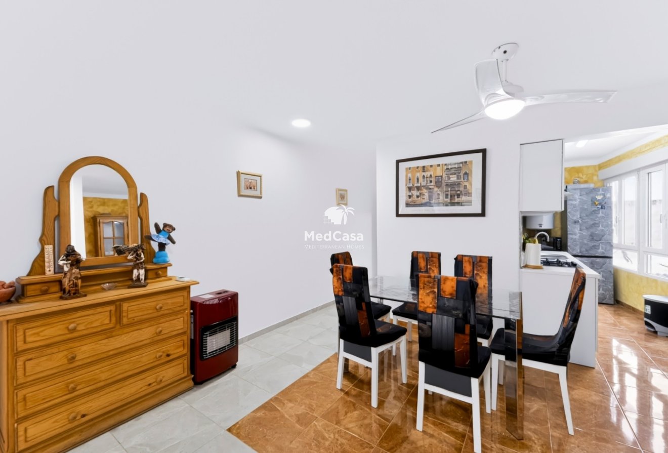 Resale - Apartment -
Guardamar del Segura - Center