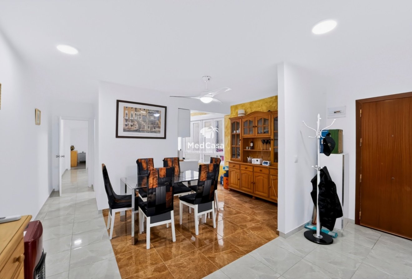 Resale - Apartment -
Guardamar del Segura - Center