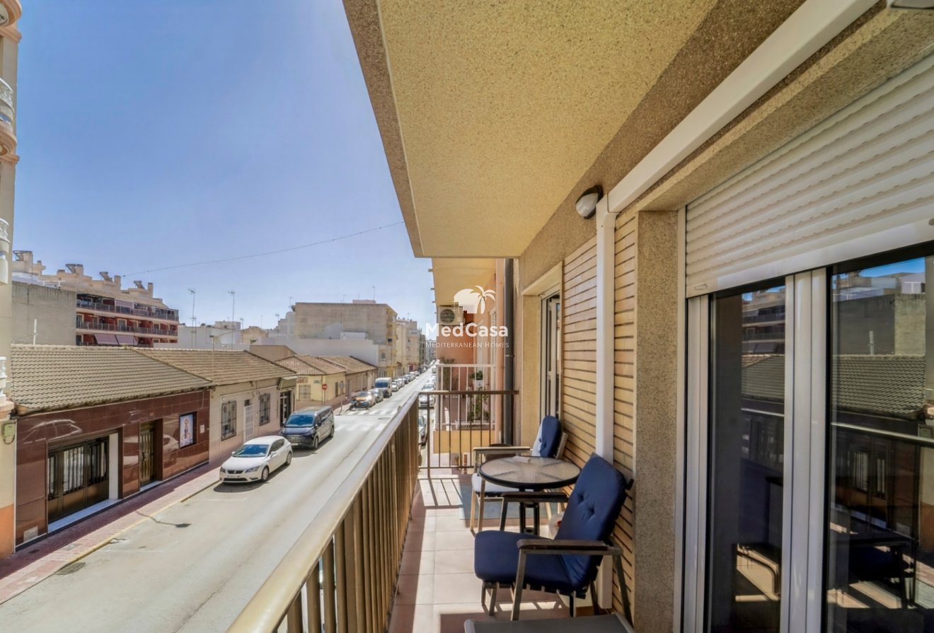 Resale - Apartment -
Guardamar del Segura - Center