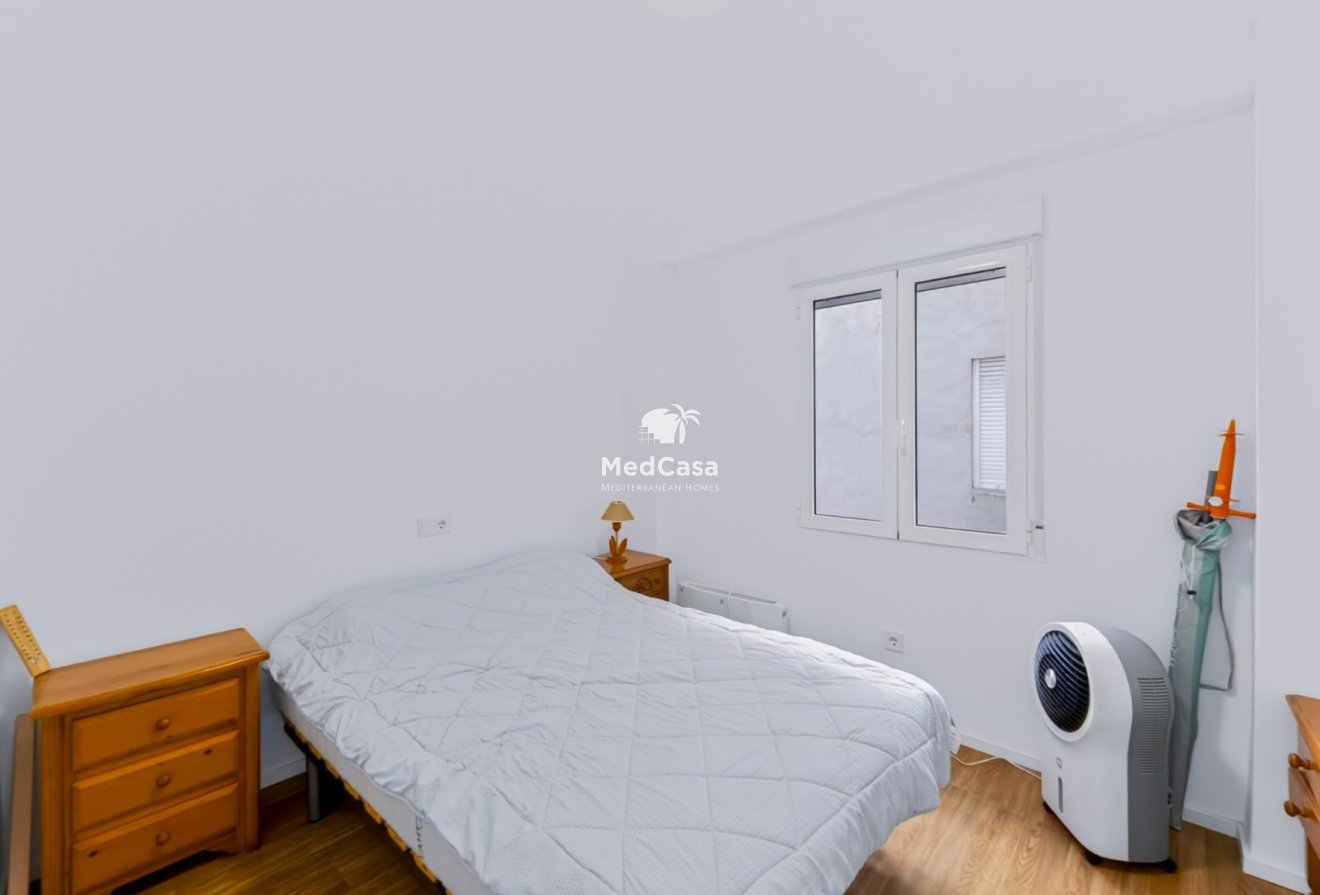 Resale - Apartment -
Guardamar del Segura - Center