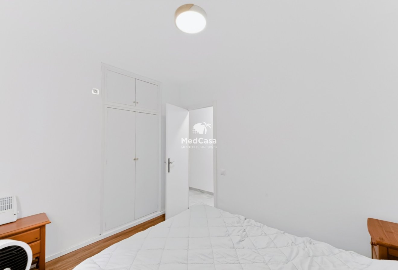 Resale - Apartment -
Guardamar del Segura - Center