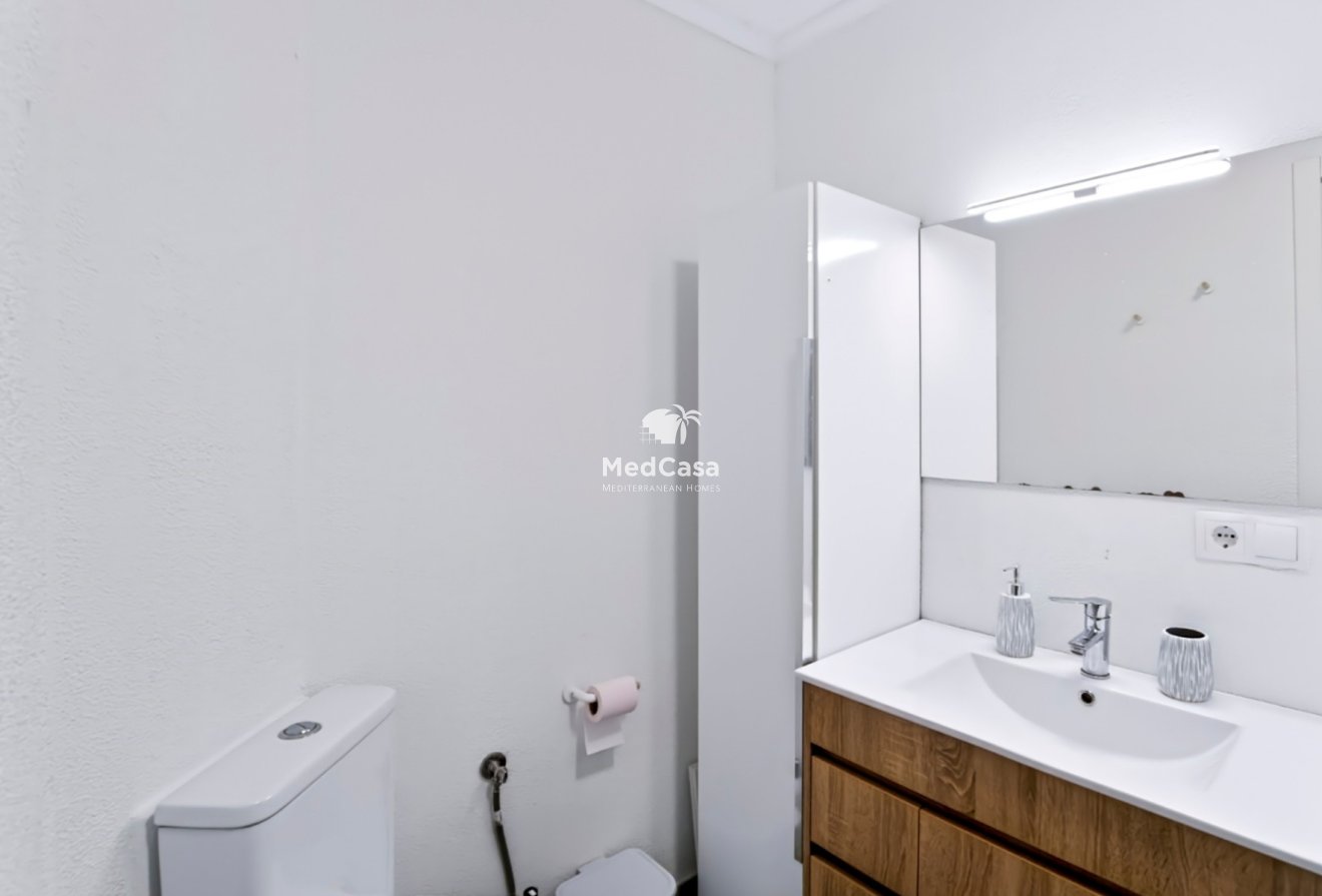 Resale - Apartment -
Guardamar del Segura - Center