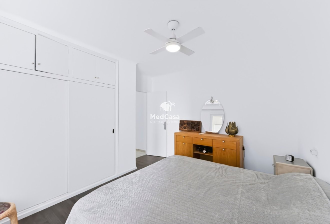 Resale - Apartment -
Guardamar del Segura - Center