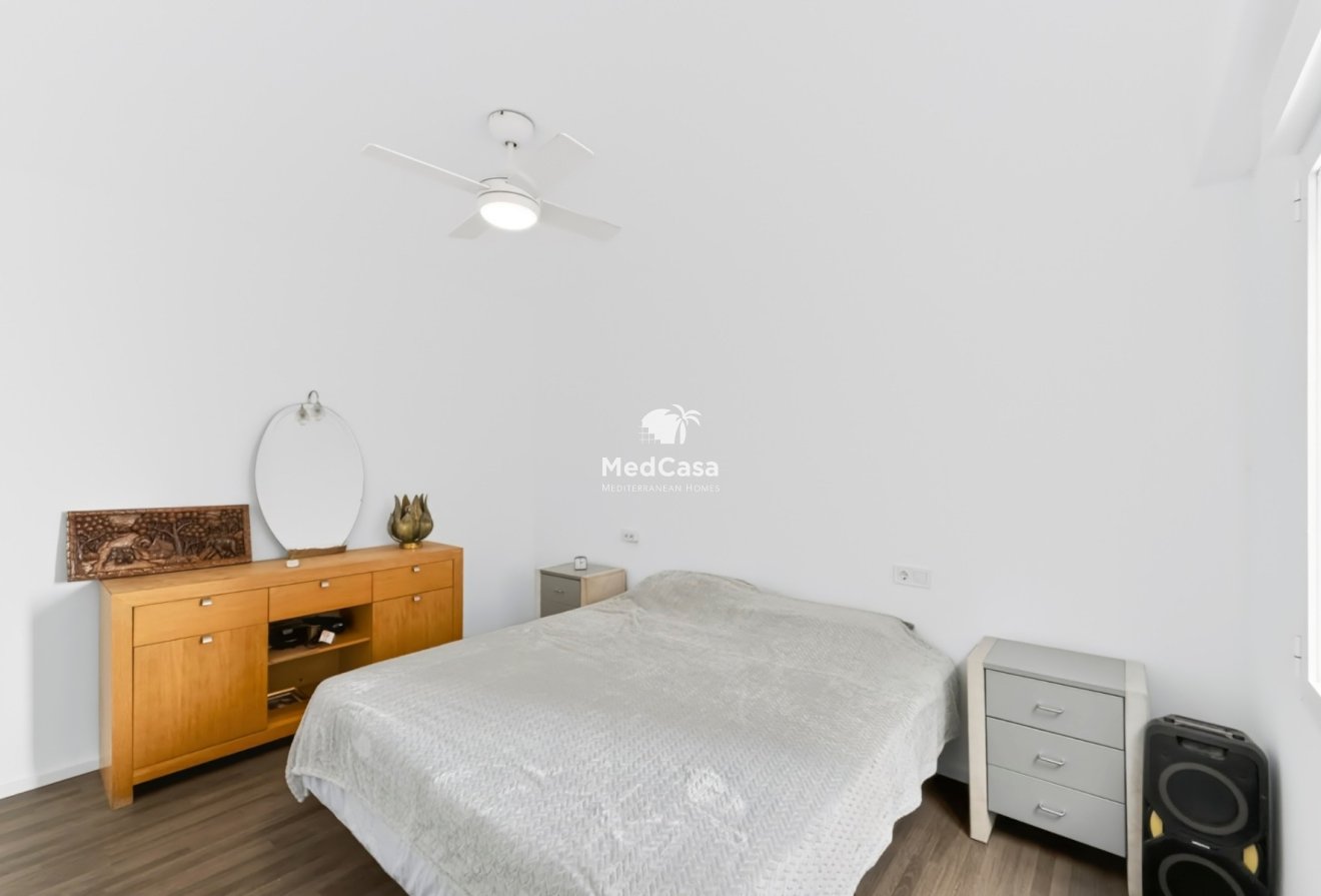 Resale - Apartment -
Guardamar del Segura - Center