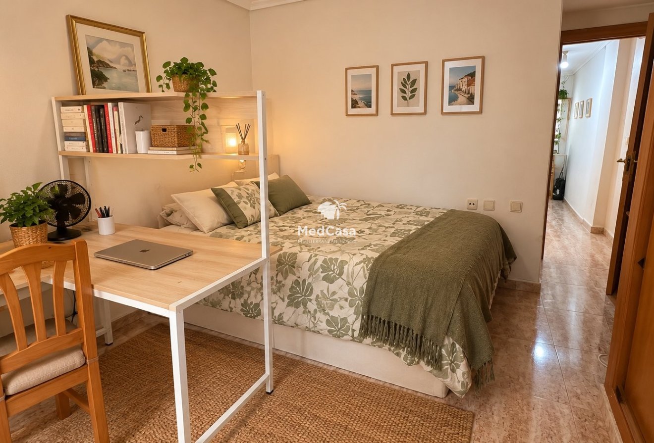 Resale - Apartment -
Guardamar del Segura - Center