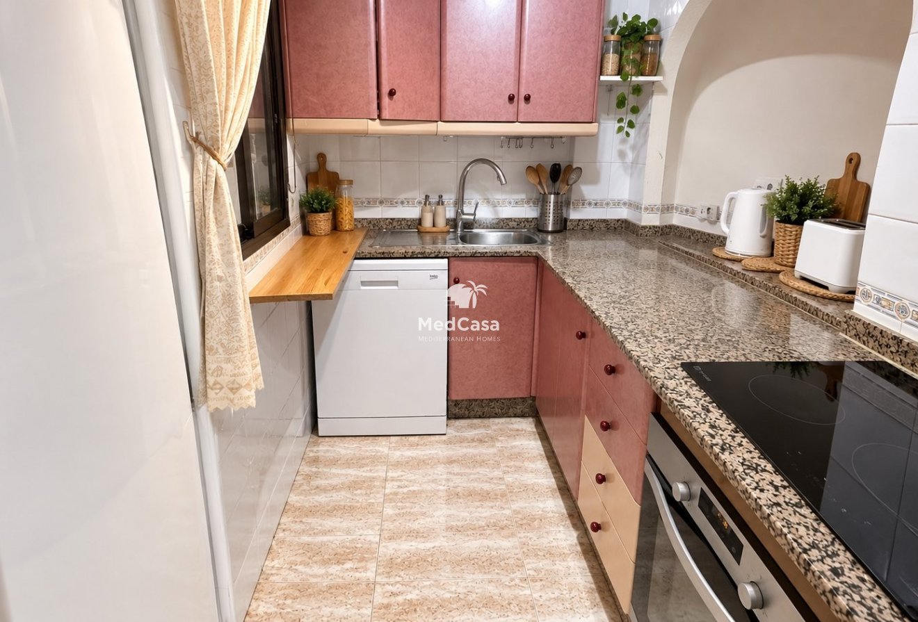 Resale - Apartment -
Guardamar del Segura - Center