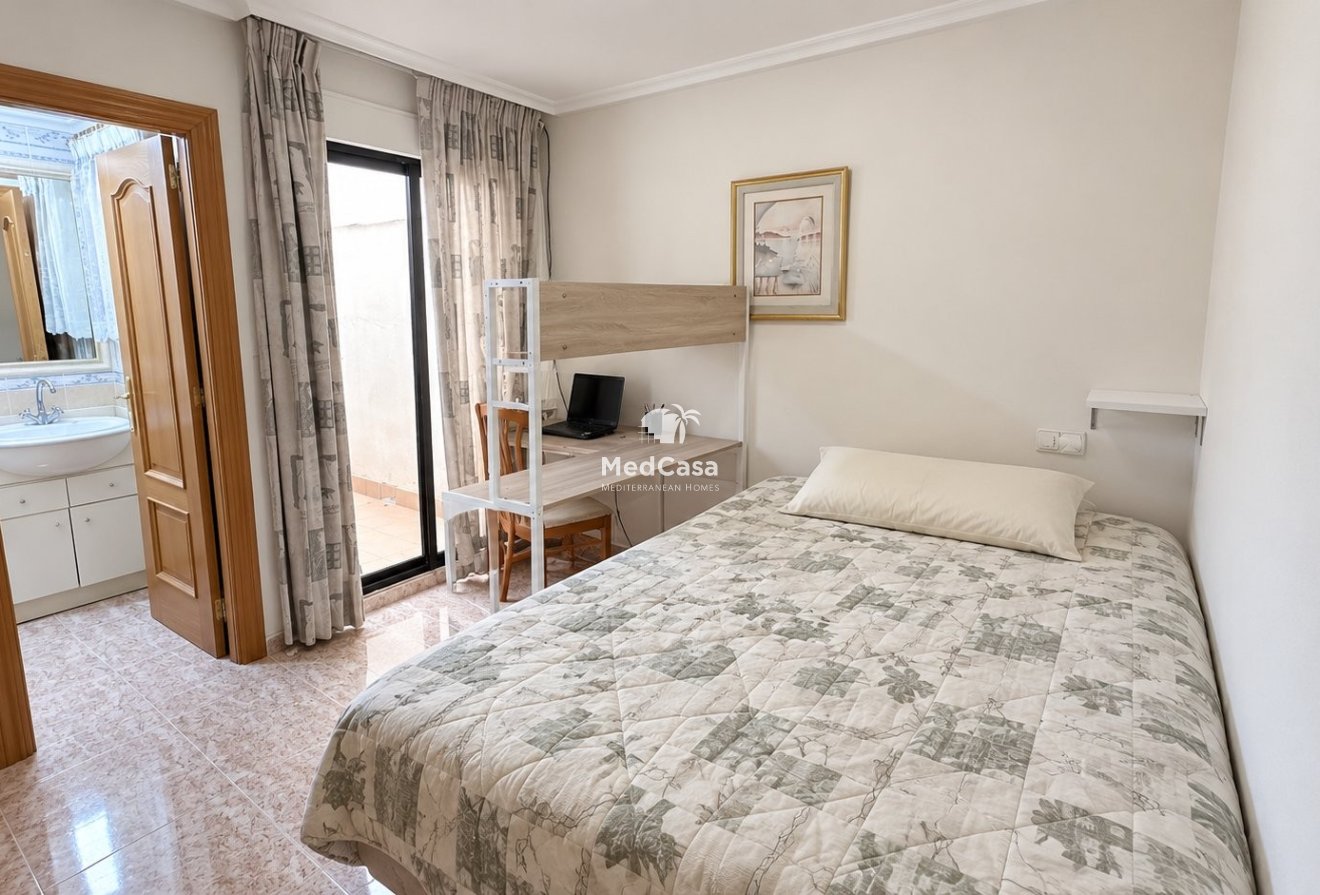 Resale - Apartment -
Guardamar del Segura - Center