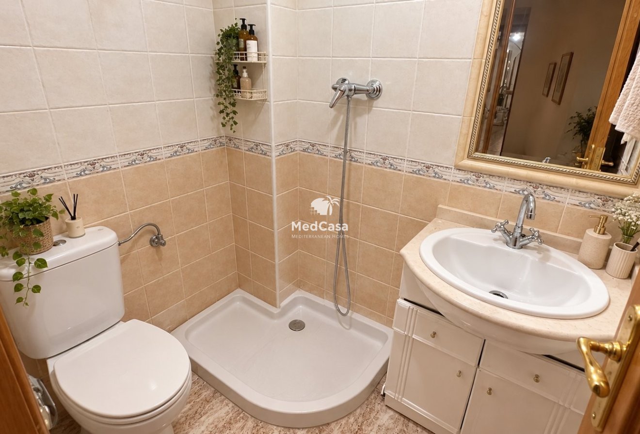 Resale - Apartment -
Guardamar del Segura - Center