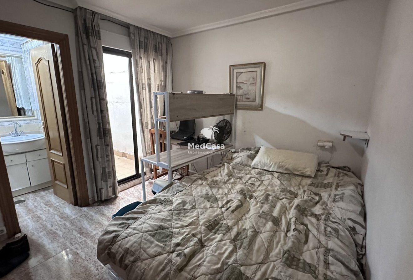 Resale - Apartment -
Guardamar del Segura - Center