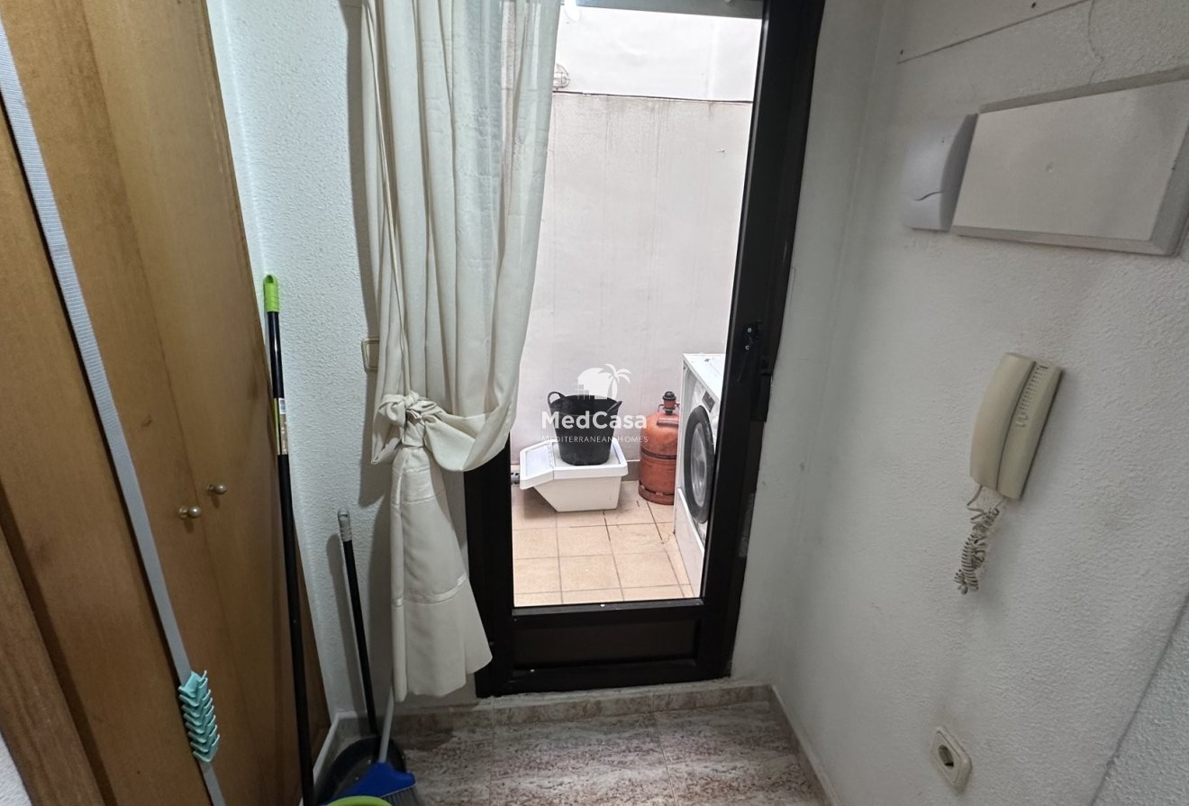 Resale - Apartment -
Guardamar del Segura - Center