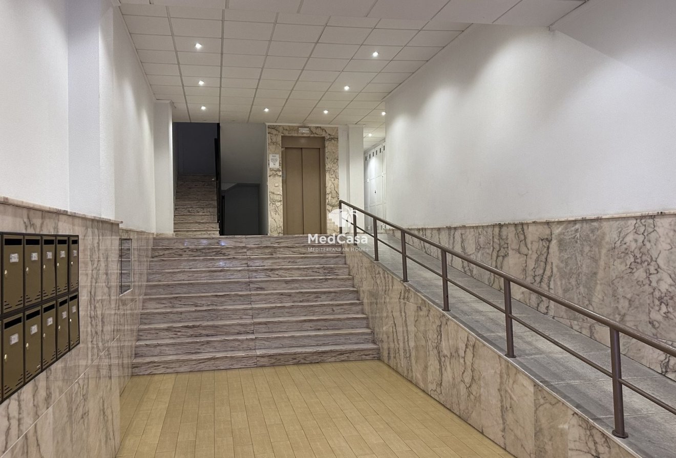 Resale - Apartment -
Guardamar del Segura - Center