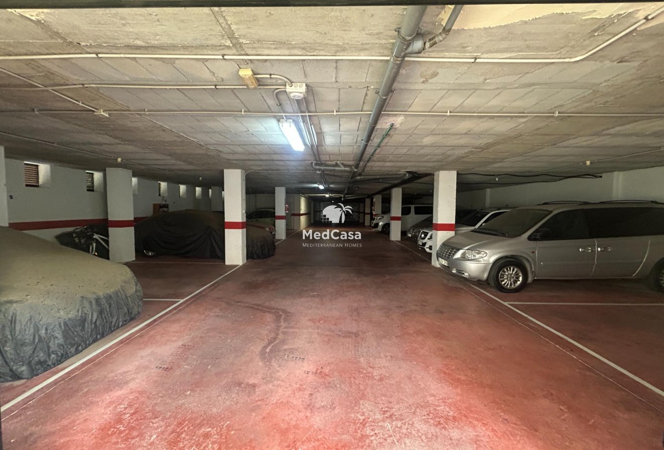 Resale - Parking -
Dehesa de campoamor - Altos de campoamor