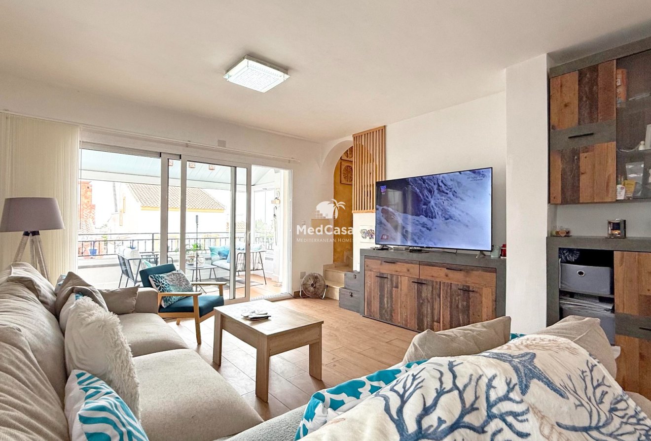 Resale - Villa -
Orihuela Costa - Villamartín