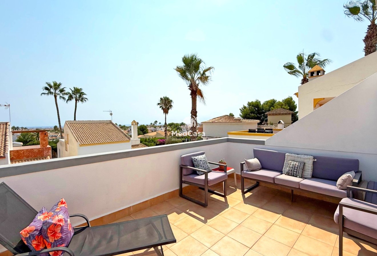Resale - Villa -
Orihuela Costa - Villamartín