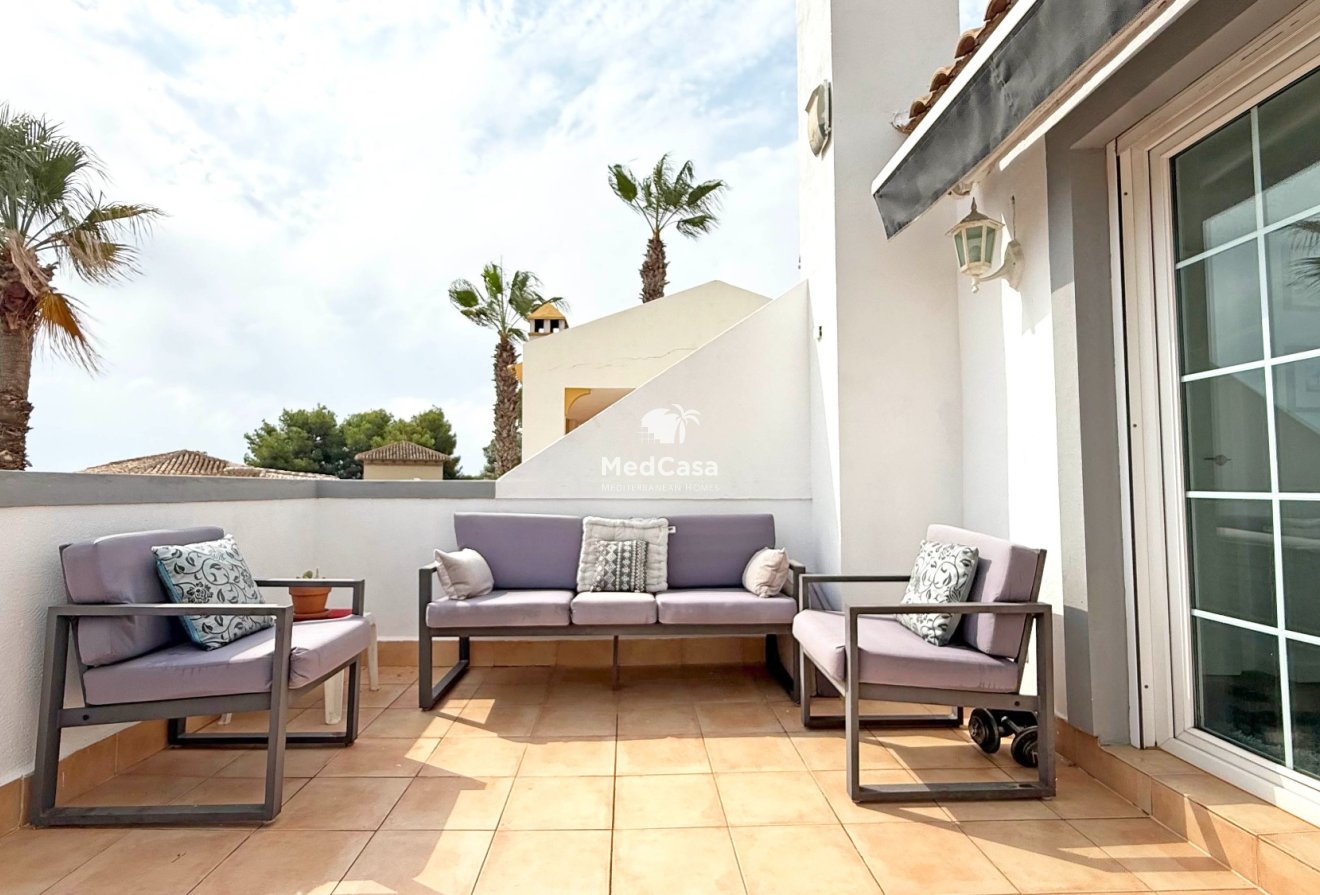 Resale - Villa -
Orihuela Costa - Villamartín