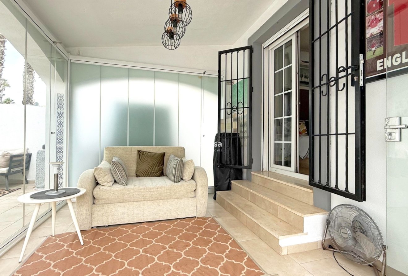 Resale - Villa -
Orihuela Costa - Villamartín
