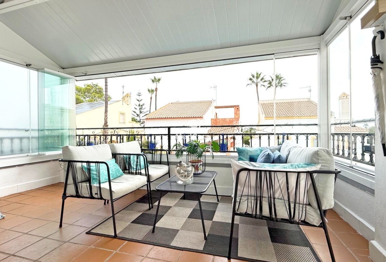 Resale - Villa -
Orihuela Costa - Villamartín