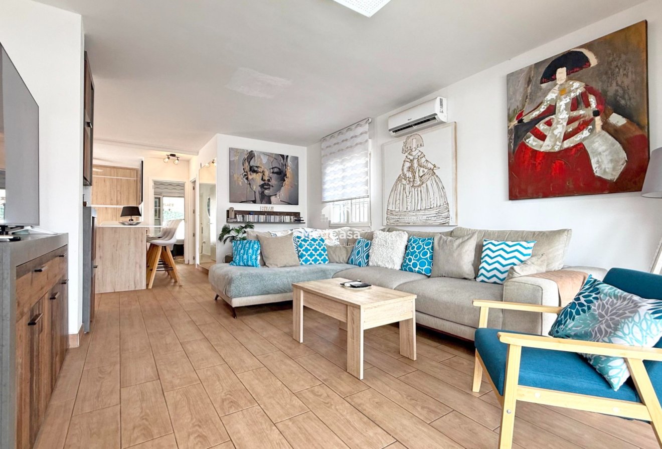Resale - Villa -
Orihuela Costa - Villamartín