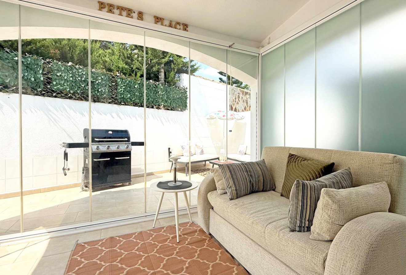 Resale - Villa -
Orihuela Costa - Villamartín