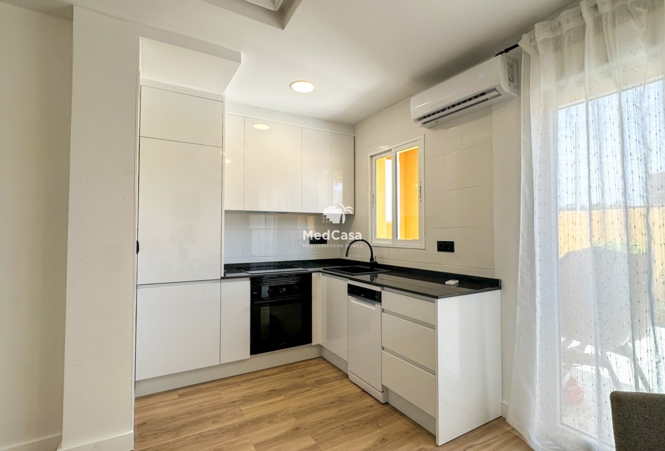 Resale - Townhouse -
Orihuela Costa - La Regia