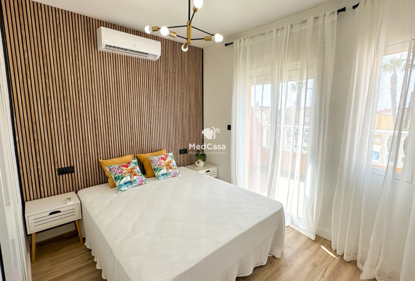 Resale - Townhouse -
Orihuela Costa - La Regia