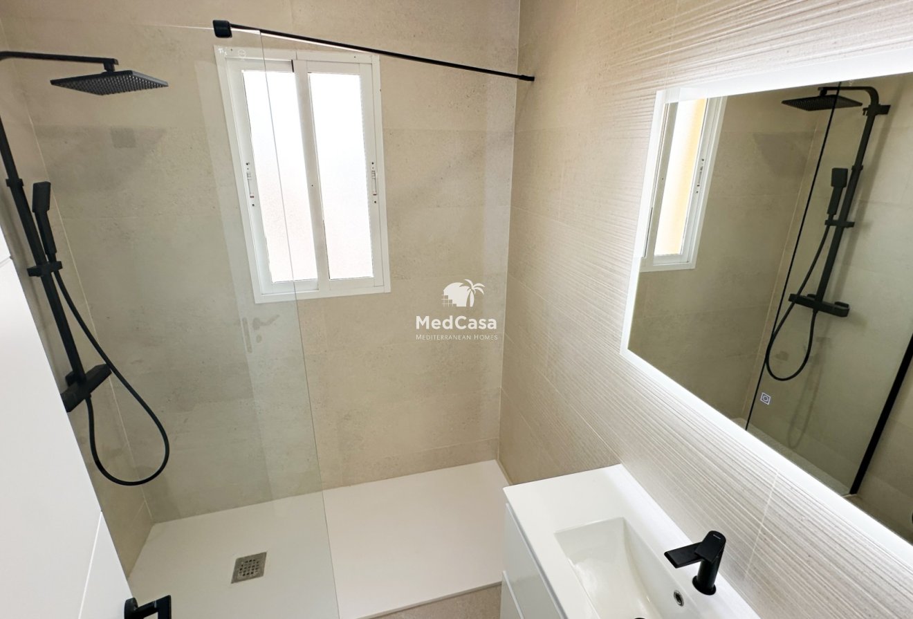 Resale - Townhouse -
Orihuela Costa - La Regia