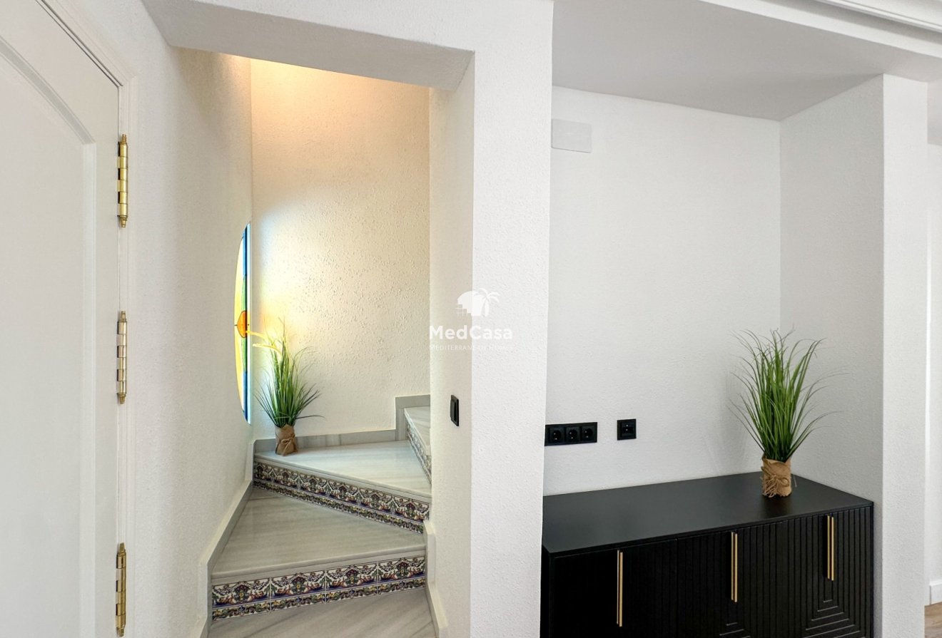 Resale - Townhouse -
Orihuela Costa - La Regia