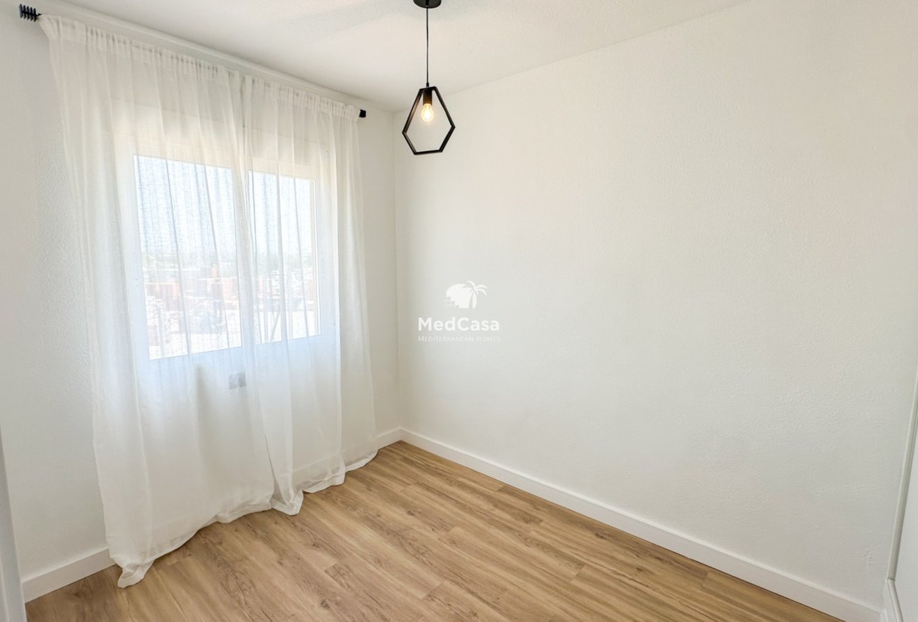Resale - Townhouse -
Orihuela Costa - La Regia