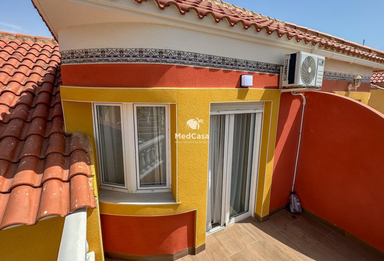 Resale - Townhouse -
Orihuela Costa - La Regia