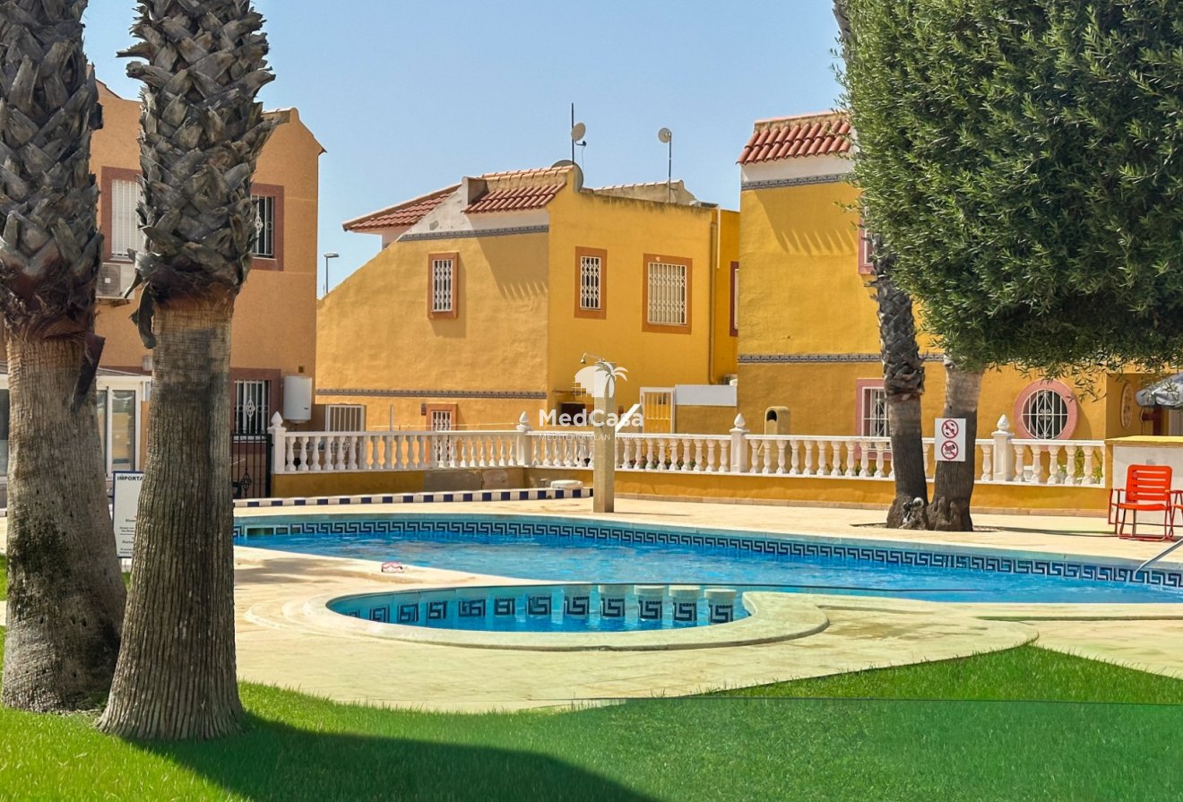 Resale - Townhouse -
Orihuela Costa - La Regia