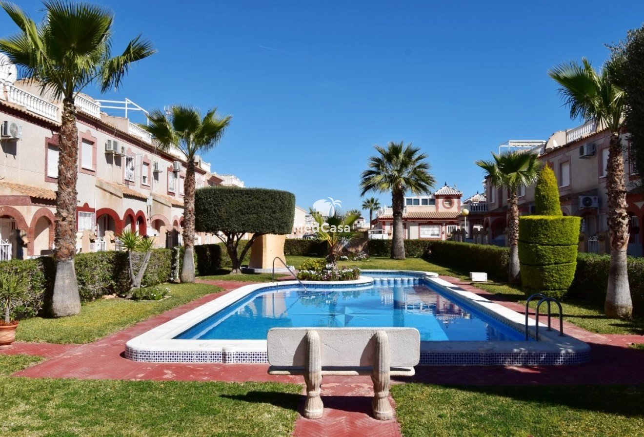 Segunda mano - Villa -
Orihuela Costa - Playa Flamenca