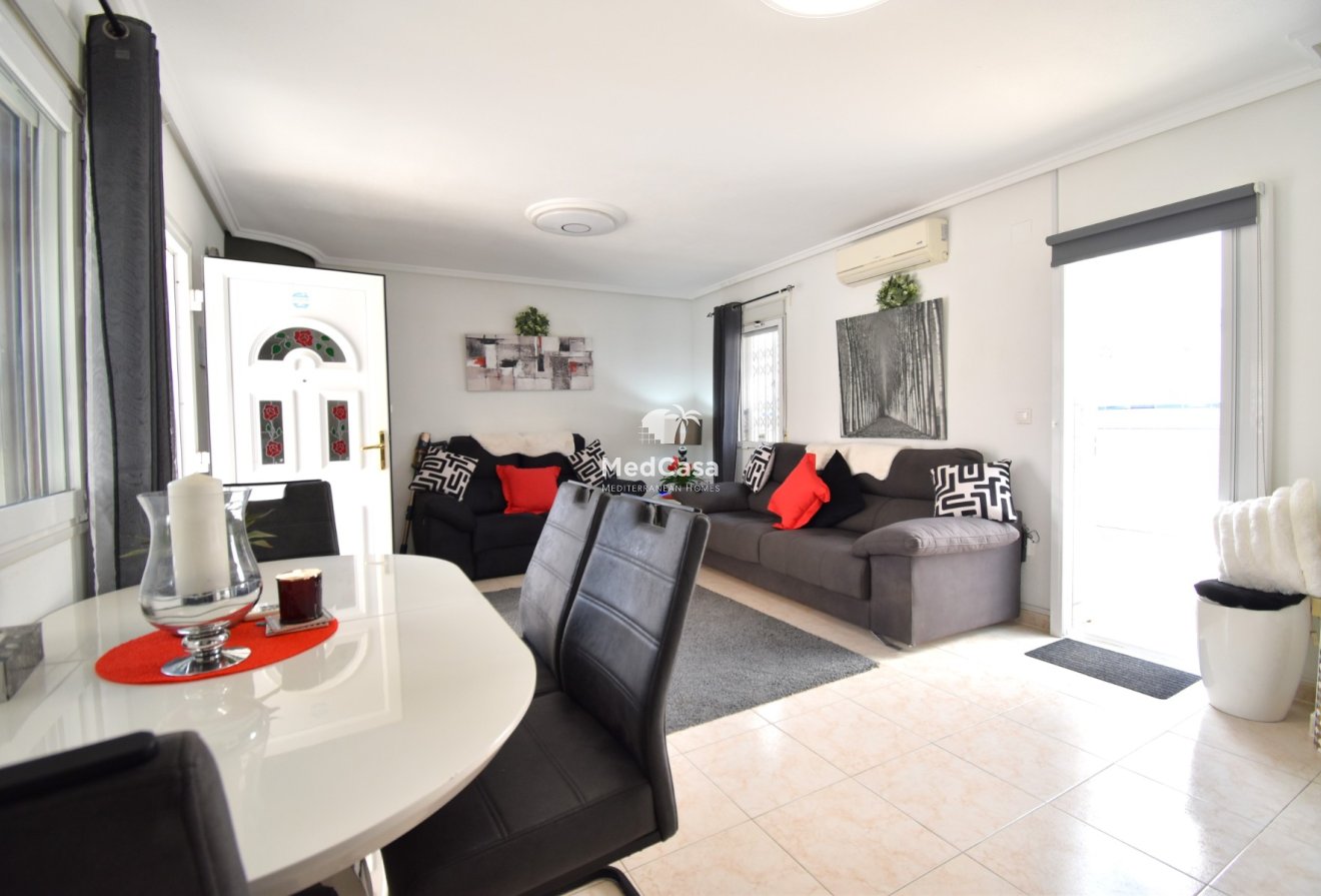 Segunda mano - Villa -
Orihuela Costa - Playa Flamenca