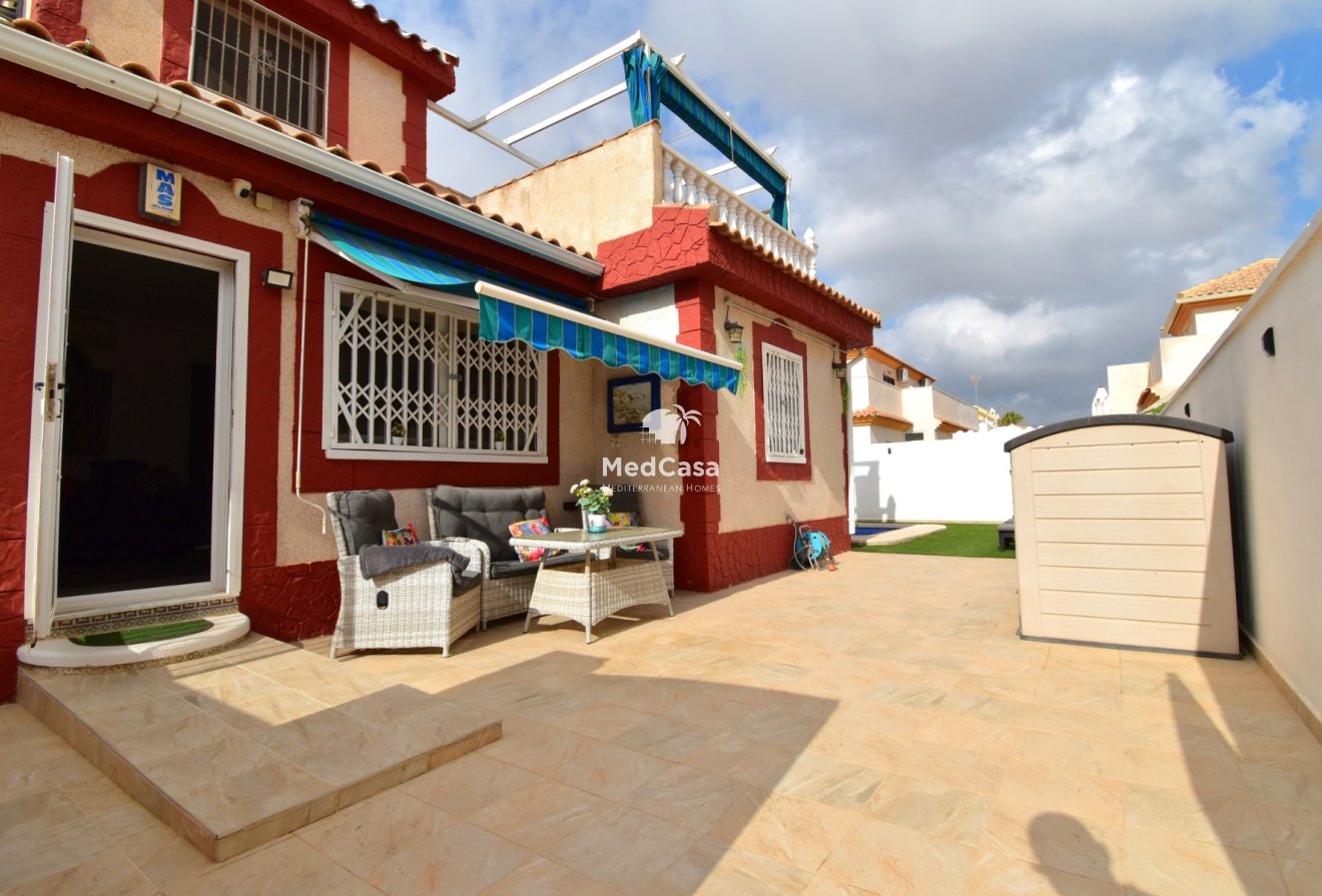 Segunda mano - Villa -
Orihuela Costa - Playa Flamenca