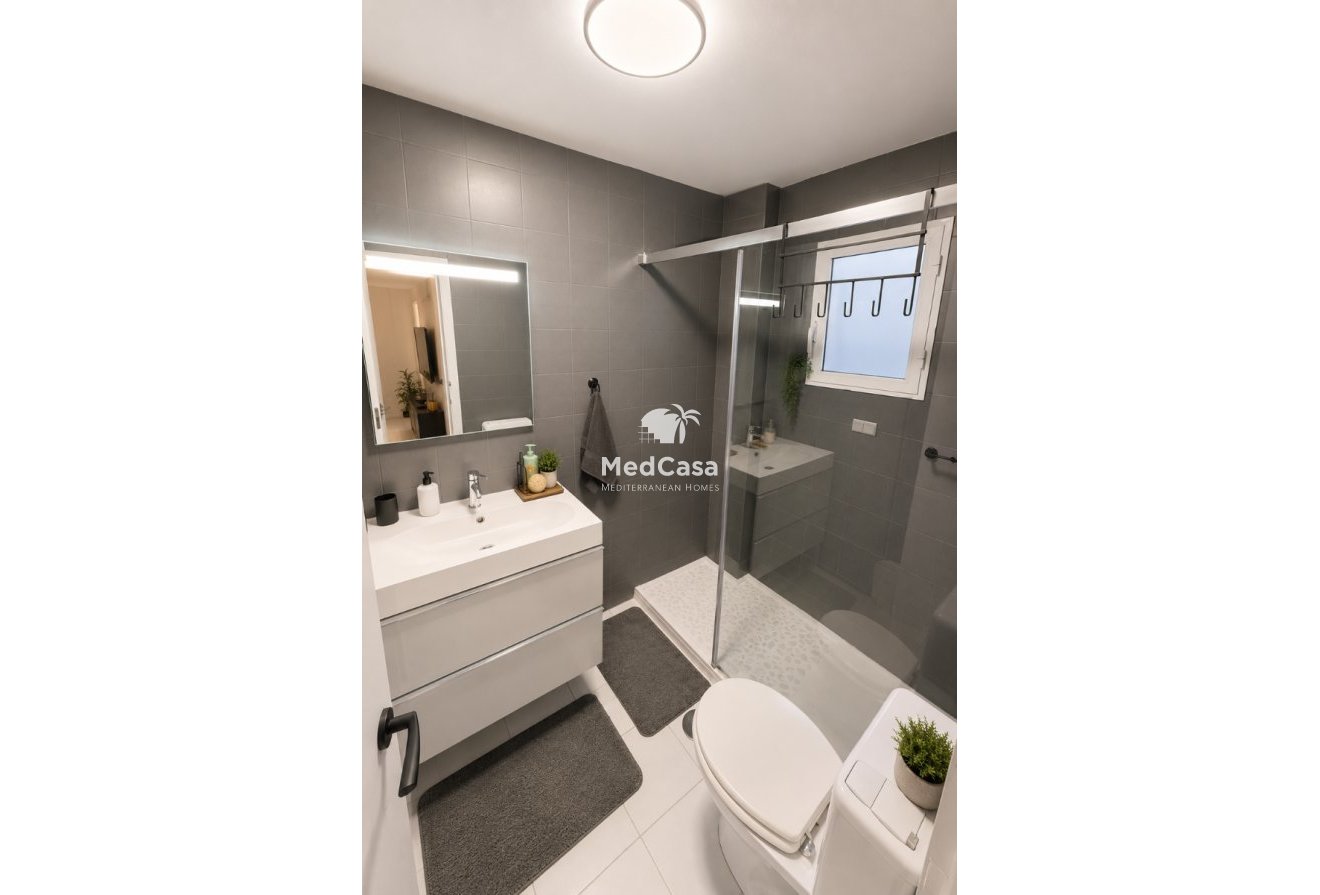 Wiederverkauf - Apartment -
Torrevieja - Playa Los Naufragos