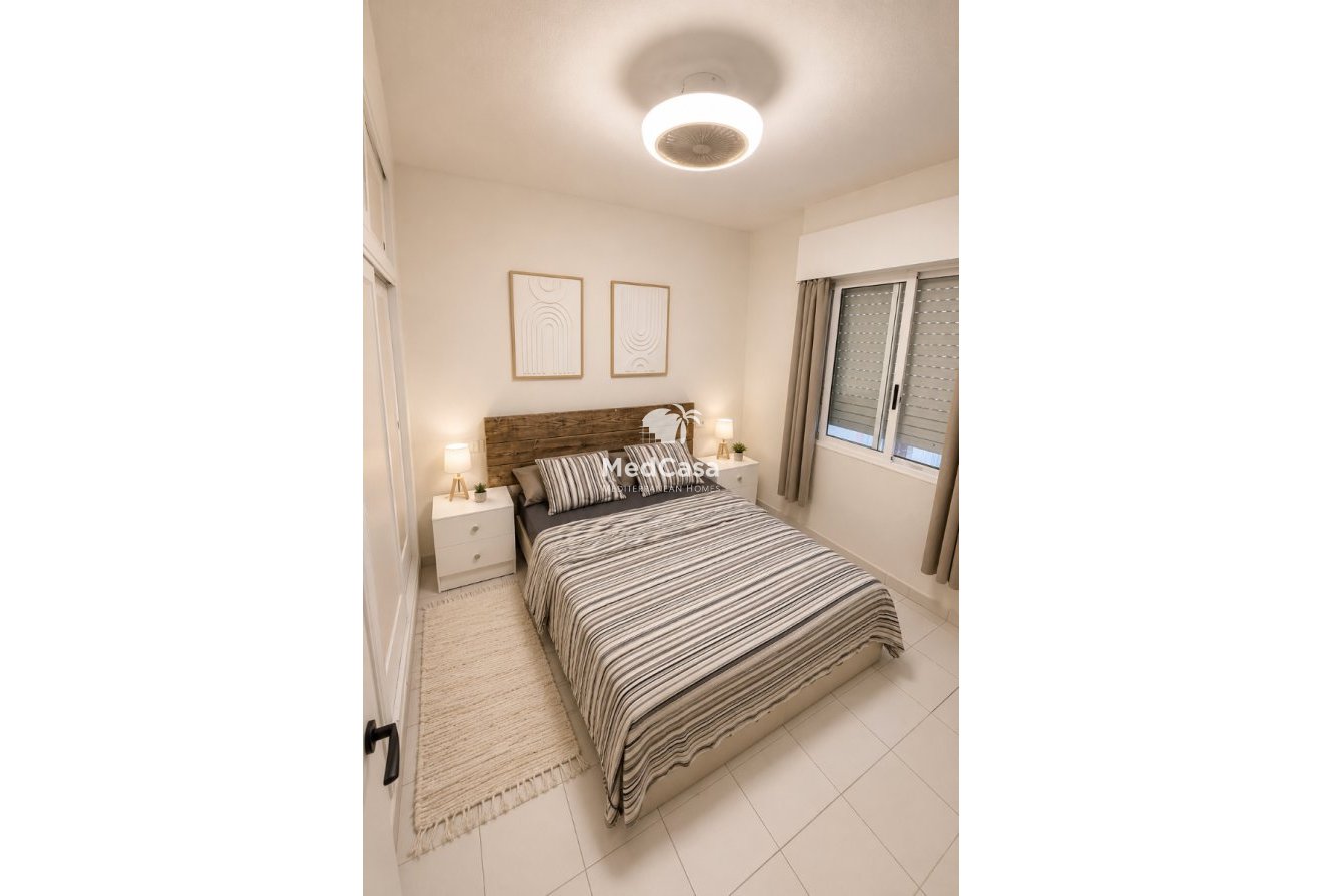 Wiederverkauf - Apartment -
Torrevieja - Playa Los Naufragos