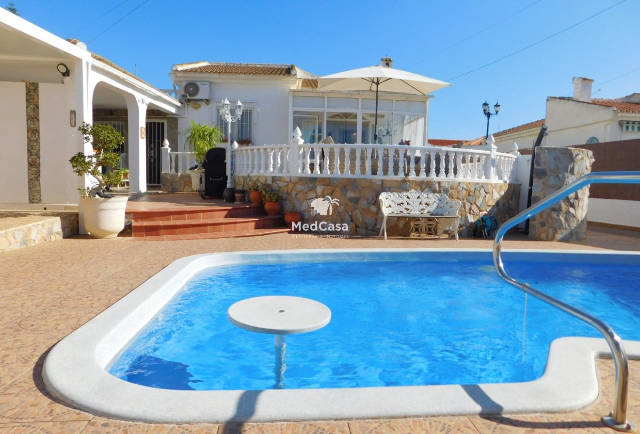 Wiederverkauf - Villa -
Torrevieja - San Luis